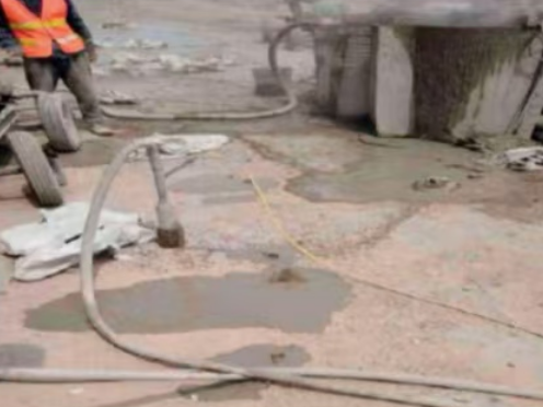 南川水泥混凝土路面板底注浆技术 路面脱空注浆整治方案